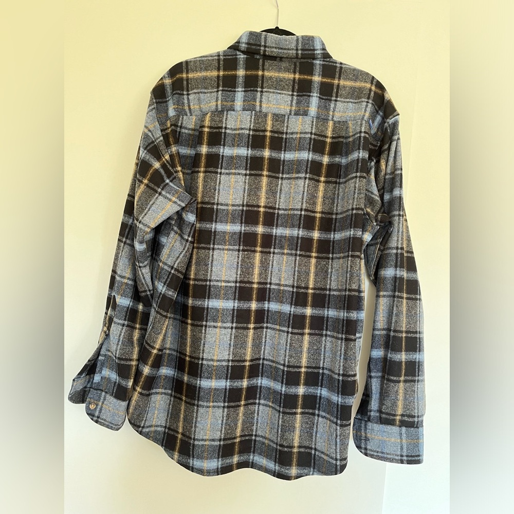 Men’s Pendleton Lodge Shirt Fitted in size XL - Picture 2 of 3